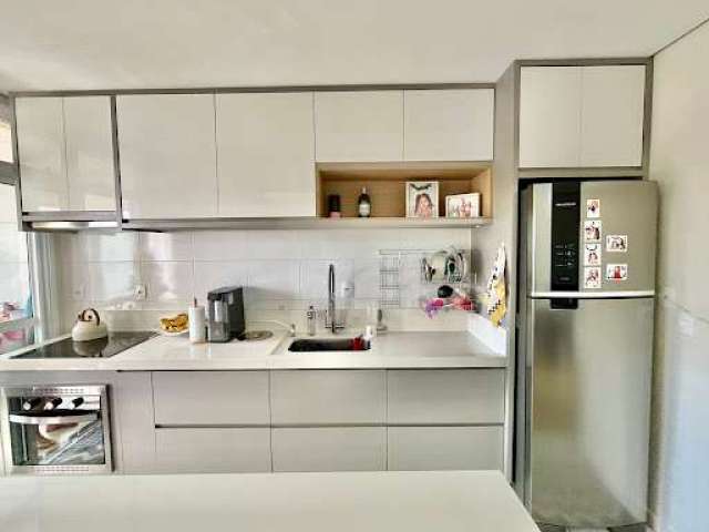 Apartamento com 3 dormitórios à venda, 77 m² por R$ 540.000,00 - Zona 02 - Maringá/PR