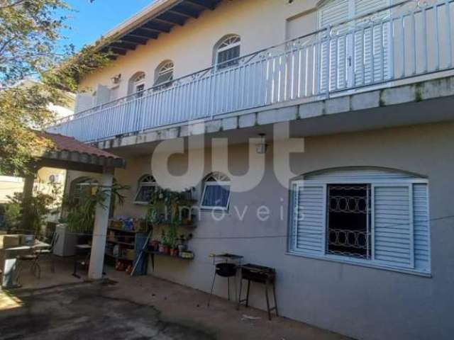 Casa com 5 quartos à venda na Rua Peruíbe, 116, Vila Campos Sales, Campinas, 278 m2 por R$ 790.000
