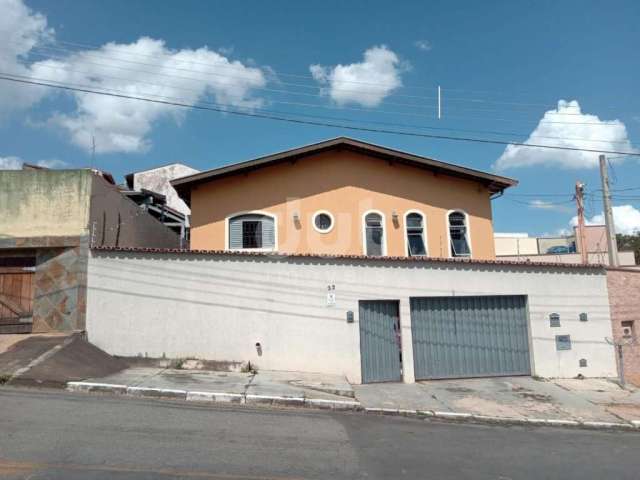 Casa com 3 quartos à venda na Rua Leonel Natali Elizi, 22, Jardim Antonio Von Zuben, Campinas, 196 m2 por R$ 600.000