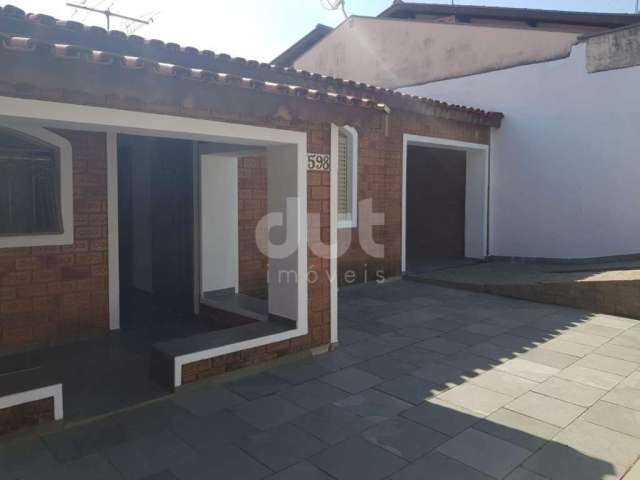 Casa com 3 quartos para alugar na Rua Padre Camargo Lacerda, 598, Jardim Chapadão, Campinas, 155 m2 por R$ 2.500