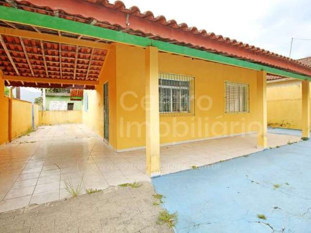 CASA à venda com 2 quartos em Peruíbe, no bairro Jardim Veneza