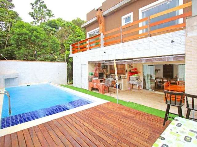 CASA à venda com piscina e 5 quartos em Peruíbe, no bairro Flora Rica