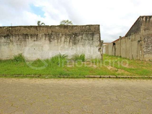 TERRENO à venda em Peruíbe, no bairro Jardim Três Marias