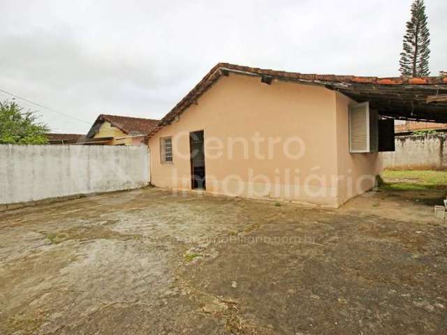 CASA à venda com 2 quartos em Peruíbe, no bairro Jd Caraminguava