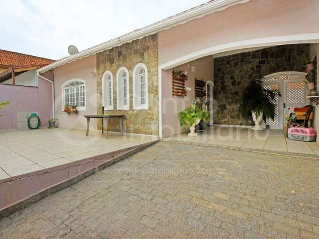 CASA à venda com 3 quartos em Peruíbe, no bairro Stella Maris