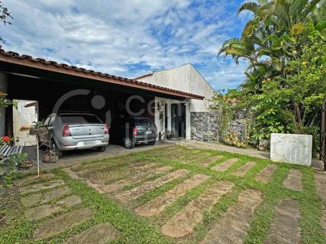 CASA à venda com 4 quartos em Peruíbe, no bairro Balneario Florida