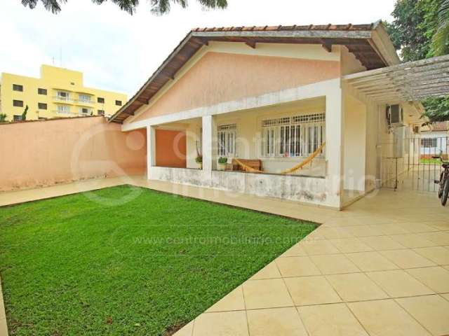 CASA à venda com 5 quartos em Peruíbe, no bairro Centro