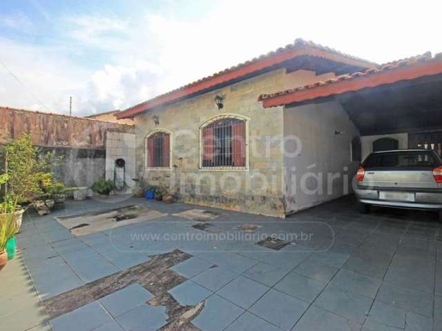 CASA à venda com 3 quartos em Peruíbe, no bairro Jardim Icaraiba