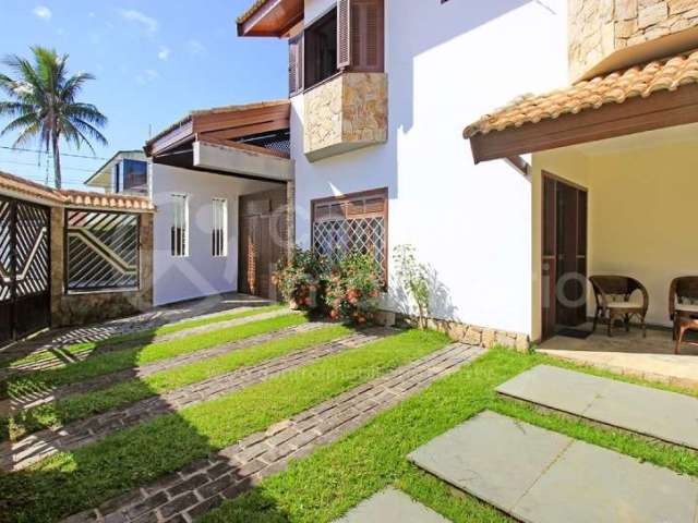 CASA à venda com 4 quartos em Peruíbe, no bairro Stella Maris