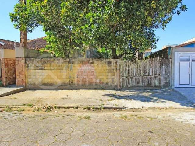 TERRENO à venda em Peruíbe, no bairro Centro