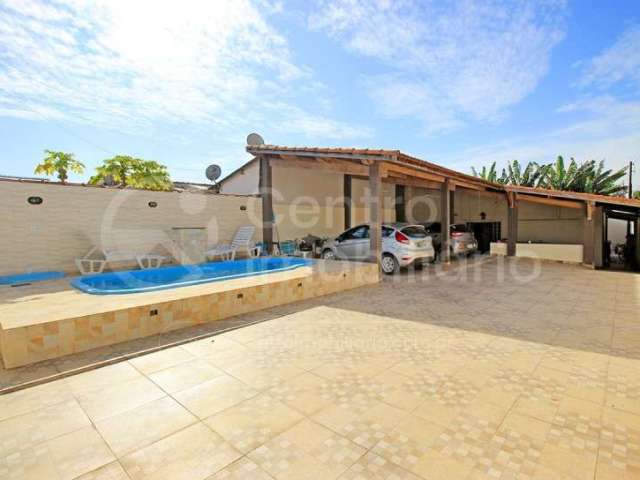 CASA à venda com piscina e 2 quartos em Peruíbe, no bairro Cidade Balneária Nova Peruíbe