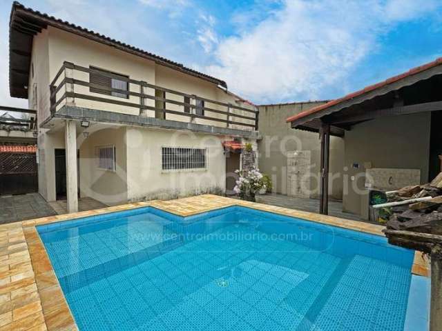 CASA à venda com piscina e 3 quartos em Peruíbe, no bairro Balneário Casa Blanca