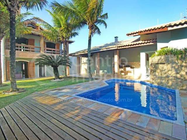 CASA à venda com piscina e 6 quartos em Peruíbe, no bairro Maria H Novaes