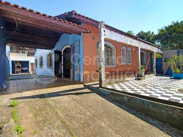 CASA à venda com 4 quartos em Peruíbe, no bairro Estancia dos Eucaliptos