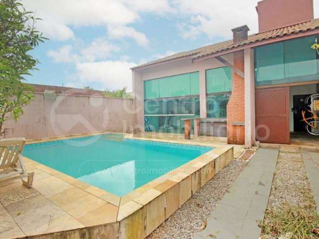 CASA à venda com piscina e 5 quartos em Peruíbe, no bairro Parque Balneario Oasis