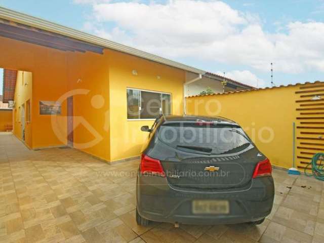 CASA à venda com piscina e 2 quartos em Peruíbe, no bairro Cidade Nova Peruíbe