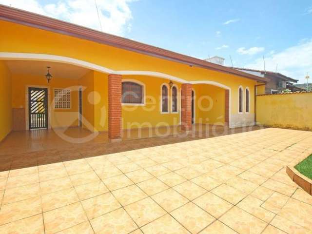 CASA à venda com 3 quartos em Peruíbe, no bairro Jardim Mar E Sol