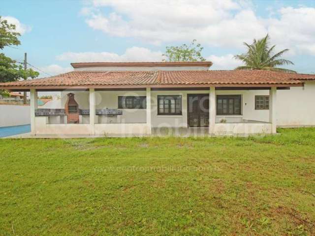 CASA à venda com 4 quartos em Peruíbe, no bairro Parque Balneario Oasis