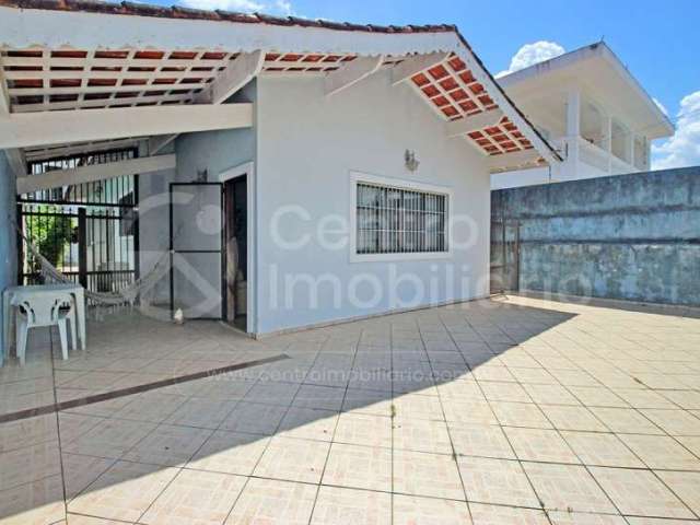 CASA à venda com 3 quartos em Peruíbe, no bairro Stella Maris