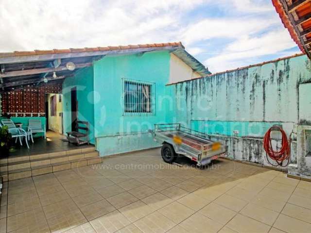 CASA à venda com 2 quartos em Peruíbe, no bairro Jardim Ribamar