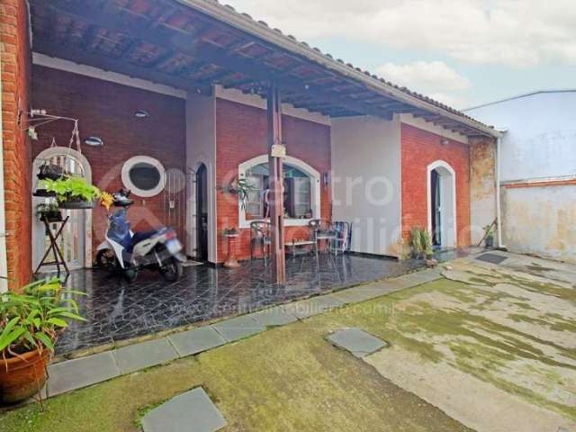 CASA à venda com 3 quartos em Peruíbe, no bairro Parque Balneario Oasis