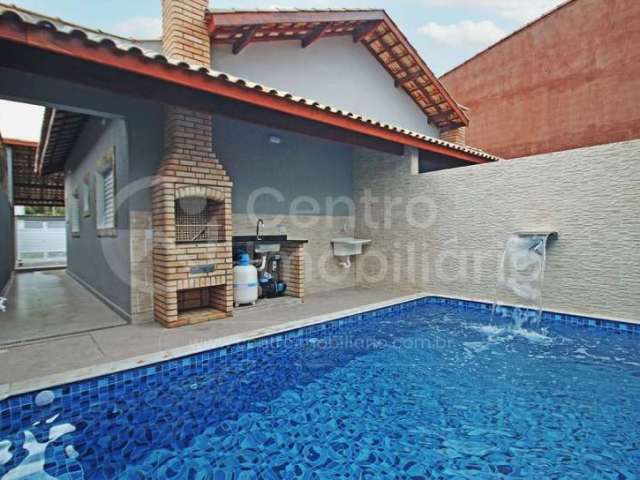 CASA à venda com piscina e 2 quartos em Peruíbe, no bairro Balneario Sao Joao Batista