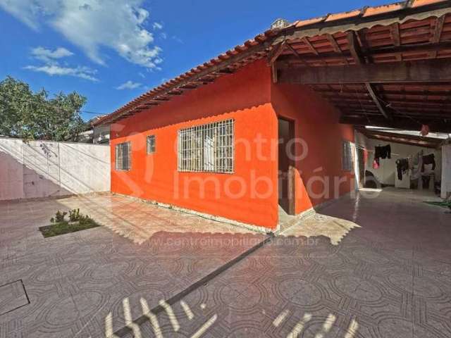 CASA à venda com 2 quartos em Peruíbe, no bairro Jardim Ribamar