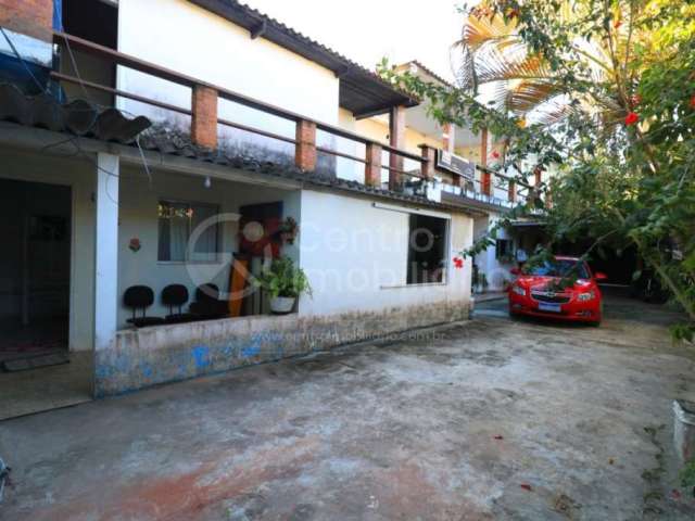 CASA à venda com 2 quartos em Peruíbe, no bairro Jardim Brasil