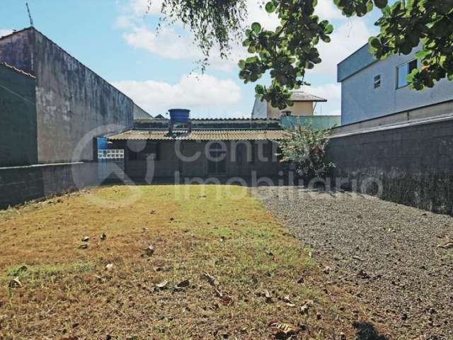 CASA à venda com 1 quartos em Peruíbe, no bairro Belmira Novaes