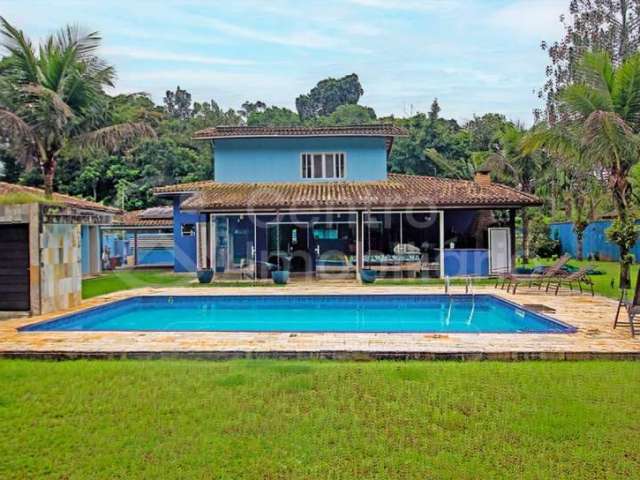 CASA à venda com piscina e 3 quartos em Peruíbe, no bairro Estância São Marcos