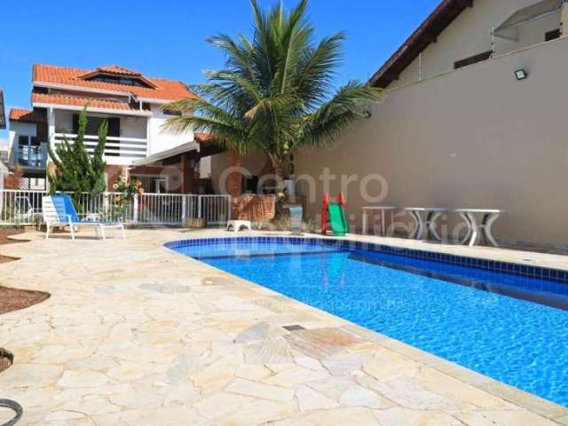 CASA à venda com piscina e 4 quartos em Peruíbe, no bairro Balneário Casa Blanca