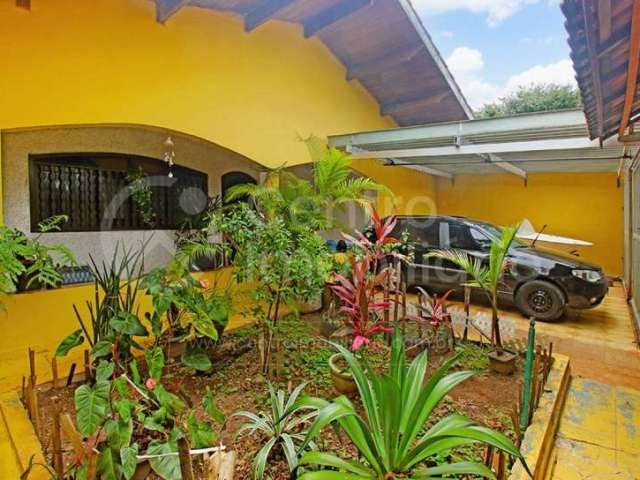 CASA à venda com 3 quartos em Peruíbe, no bairro Balneario Florida