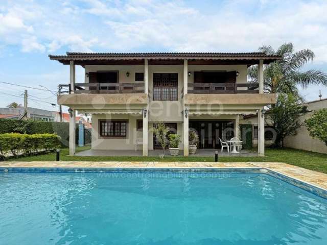 CASA à venda com piscina e 4 quartos em Peruíbe, no bairro Parque Turistico