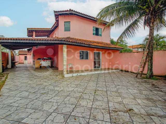 CASA à venda com 4 quartos em Peruíbe, no bairro Belmira Novaes