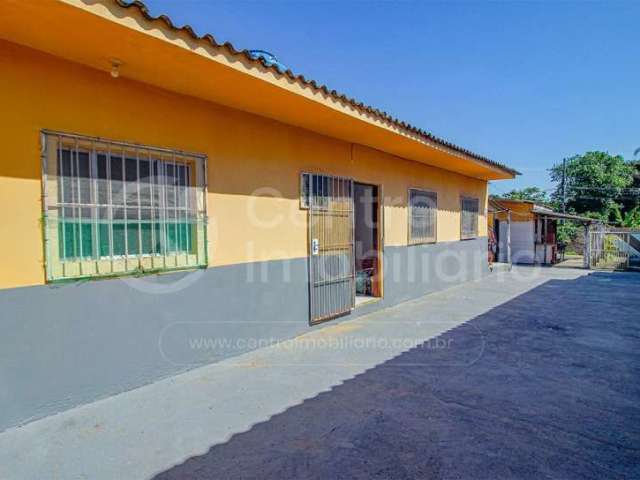 CASA à venda com 1 quartos em Peruíbe, no bairro Vila Romar