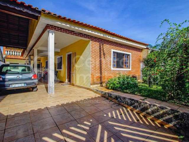 CASA à venda com 2 quartos em Peruíbe, no bairro Jardim Icaraiba