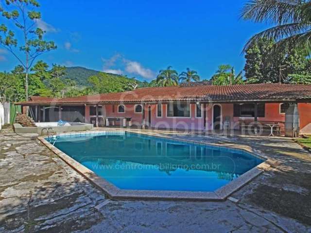 CASA à venda com piscina e 4 quartos em Peruíbe, no bairro Manaca dos Itatins