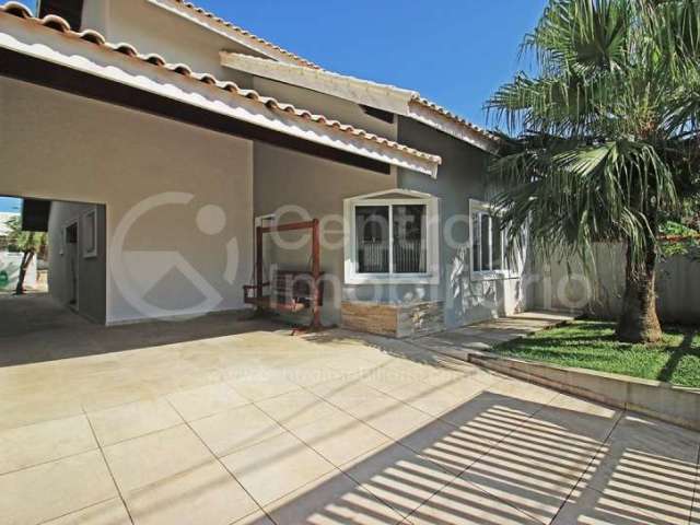 CASA à venda com piscina e 4 quartos em Peruíbe, no bairro Jardim Mar E Sol