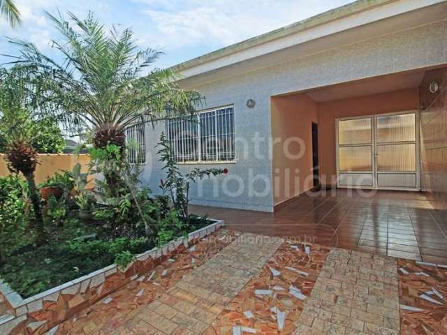 CASA à venda com 3 quartos em Peruíbe, no bairro Balneario Florida