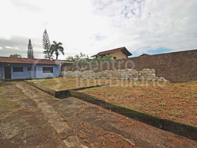 CASA à venda com 1 quartos em Peruíbe, no bairro Jardim Marcia