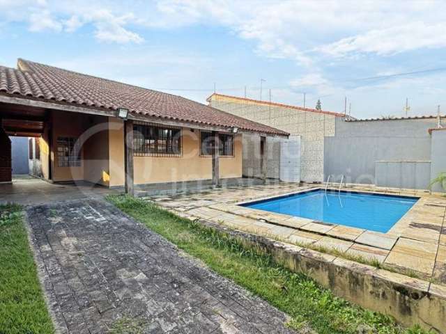 CASA à venda com piscina e 3 quartos em Peruíbe, no bairro Cidade Nova Peruíbe