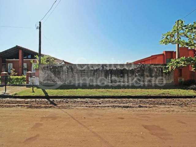 TERRENO à venda em Peruíbe, no bairro Jardim Sao Luiz