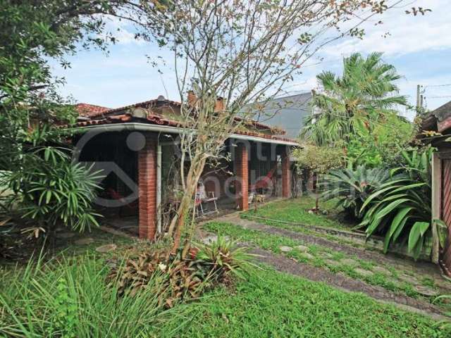 CASA à venda com 3 quartos em Peruíbe, no bairro Parque Balneario Oasis