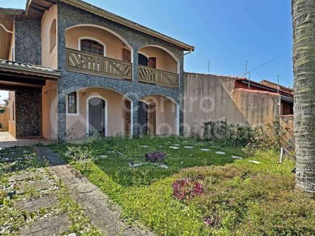 CASA à venda com 4 quartos em Peruíbe, no bairro Balneário Casa Blanca