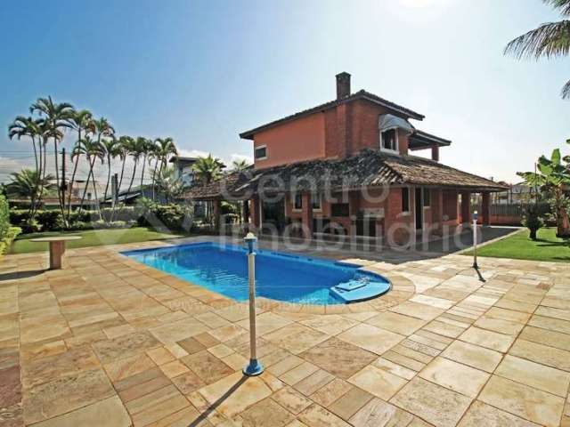 CASA à venda com piscina e 4 quartos em Peruíbe, no bairro Bougainvillee III