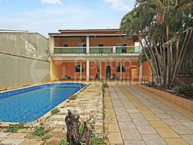 CASA à venda com piscina e 6 quartos em Peruíbe, no bairro Jardim Beira Mar