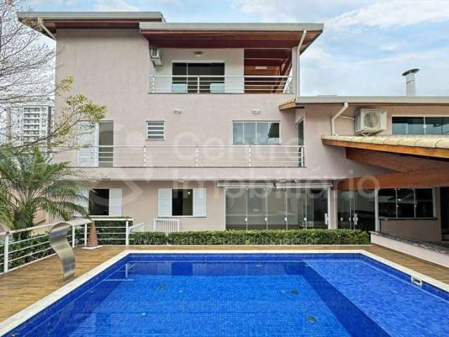 CASA à venda com piscina e 6 quartos em Peruíbe, no bairro Centro