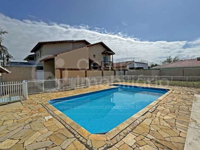 CASA à venda com piscina e 2 quartos em Peruíbe, no bairro Estancia Sao Jose