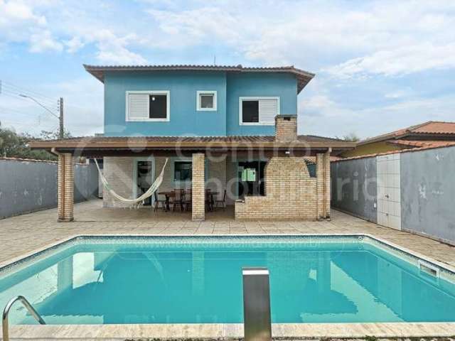 CASA à venda com piscina e 4 quartos em Peruíbe, no bairro Jardim Sao Luiz