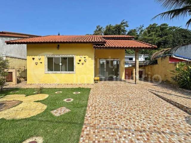 CASA à venda com piscina e 2 quartos em Peruíbe, no bairro Jardim Sao Luiz